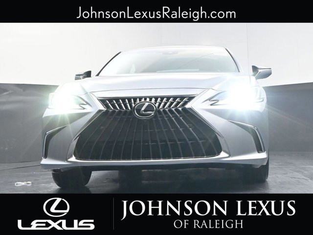 New 2025 Lexus ES 300h w/ Luxury Package