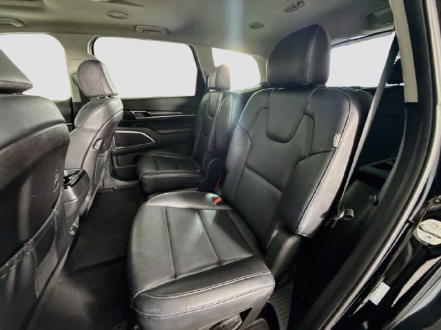Used 2025 Kia Telluride S FWD image 24