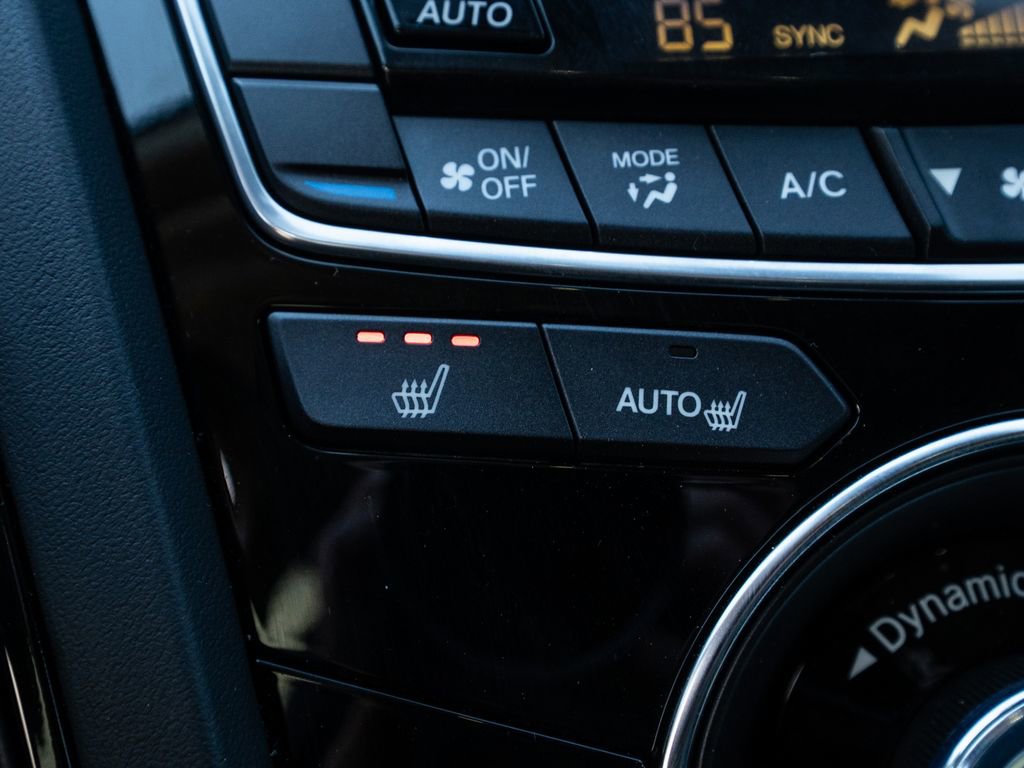 Certified 2025 Acura RDX w/ Technology Package image 36