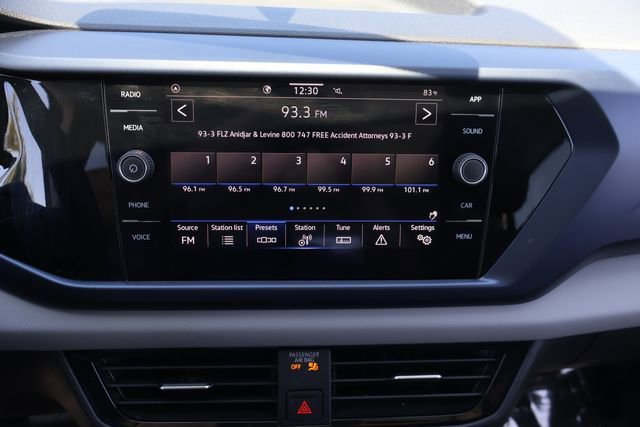 Certified 2022 Volkswagen Taos SE w/ Panoramic Sunroof Package FWD image 24