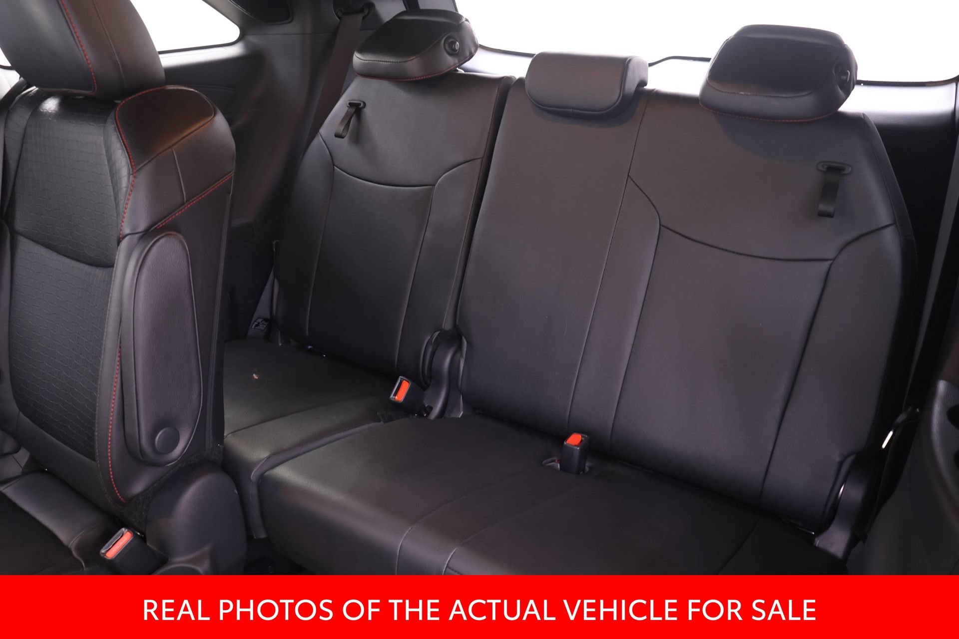 Certified 2025 Toyota Sienna XSE w/ XSE Plus Package FWD image 12