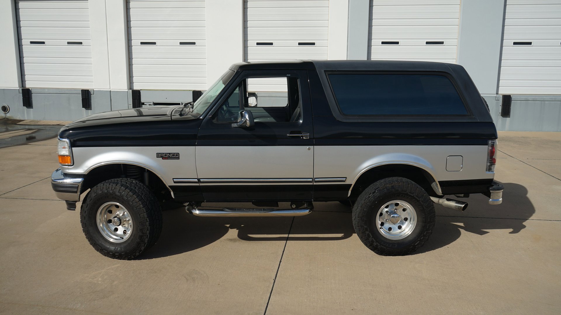 Used 1995 Ford Bronco XLT image 5