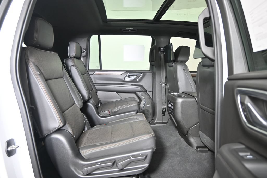 Used 2021 Chevrolet Suburban High Country AWD/4WD image 15