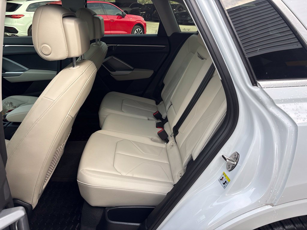Certified 2024 Audi Q3 2.0T Premium w/ Convenience Package AWD/4WD image 14
