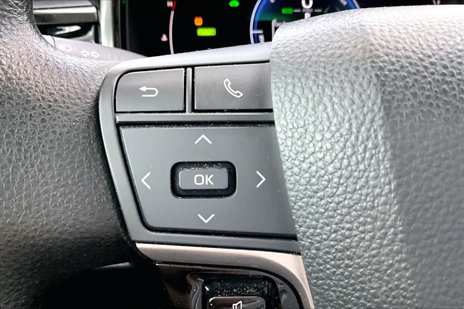 Used 2025 Toyota Camry LE FWD image 23