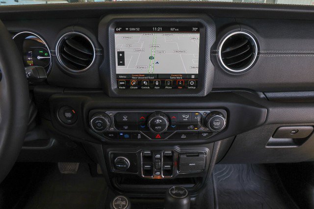 Used 2023 Jeep Wrangler Sahara AWD/4WD image 13