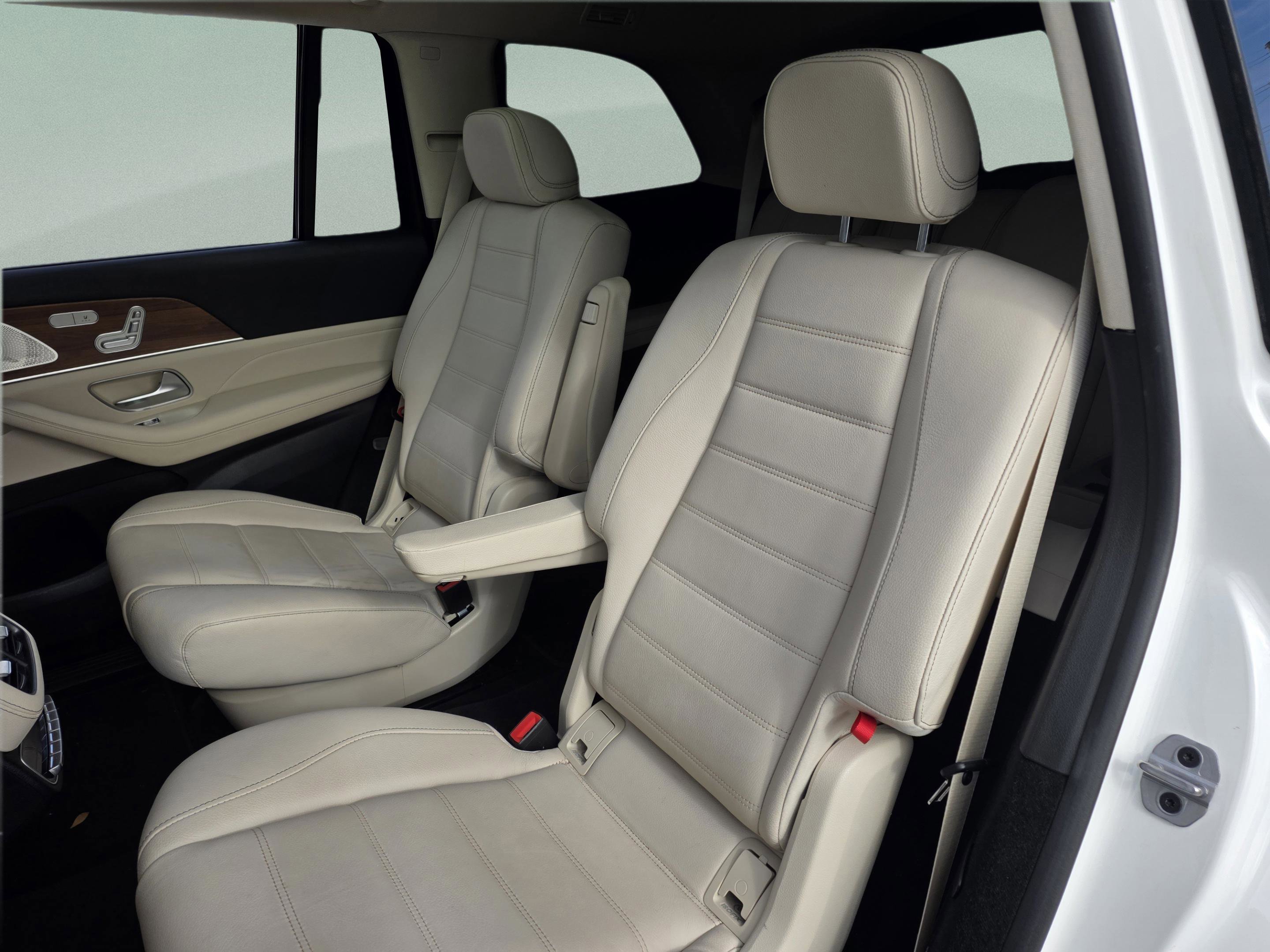 Used 2022 Mercedes-Benz GLS 450 4MATIC image 21