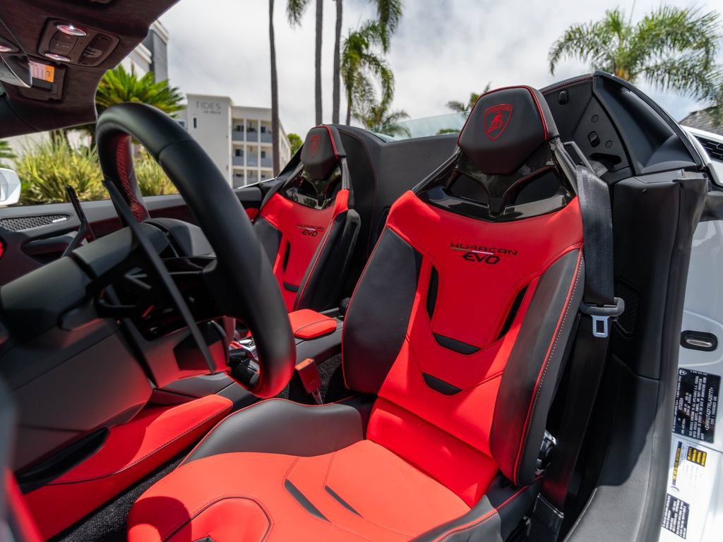 Used 2024 Lamborghini Huracan EVO AWD/4WD image 17
