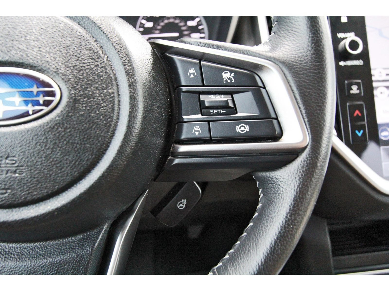Used 2023 Subaru Ascent Limited w/ Technology Package AWD/4WD image 16