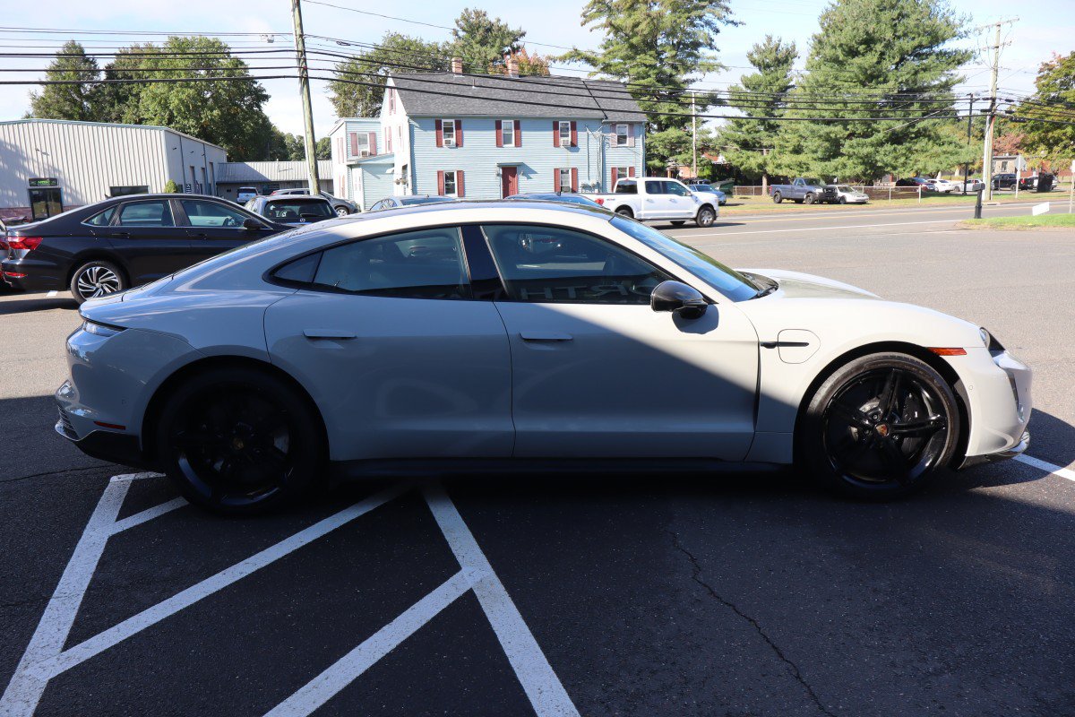 Used 2022 Porsche Taycan Turbo S AWD/4WD image 4