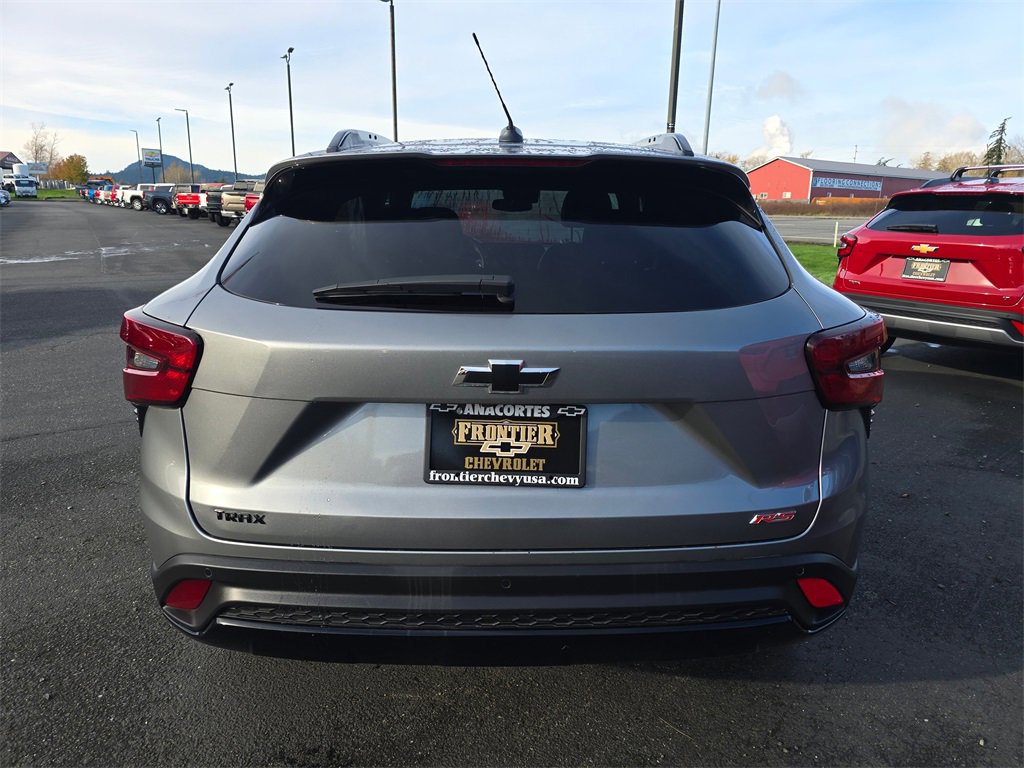 Certified 2025 Chevrolet Trax RS w/ Driver Confidence Package image 4