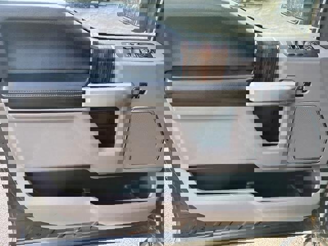 Used 2016 Ford F150 Lariat image 10