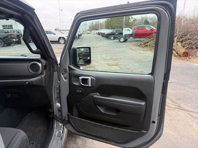 Certified 2022 Jeep Gladiator Sport AWD/4WD image 40