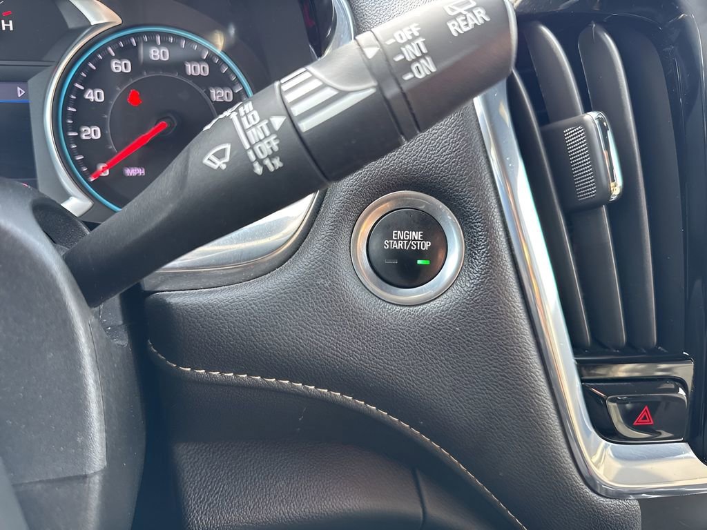 Used 2022 Chevrolet Traverse LT image 22