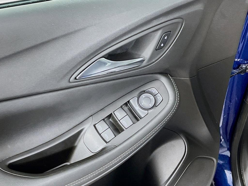 Used 2023 Buick Encore GX Select w/ Safety Package II image 17