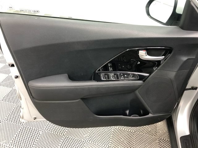 Used 2021 Kia Niro LXS FWD image 12