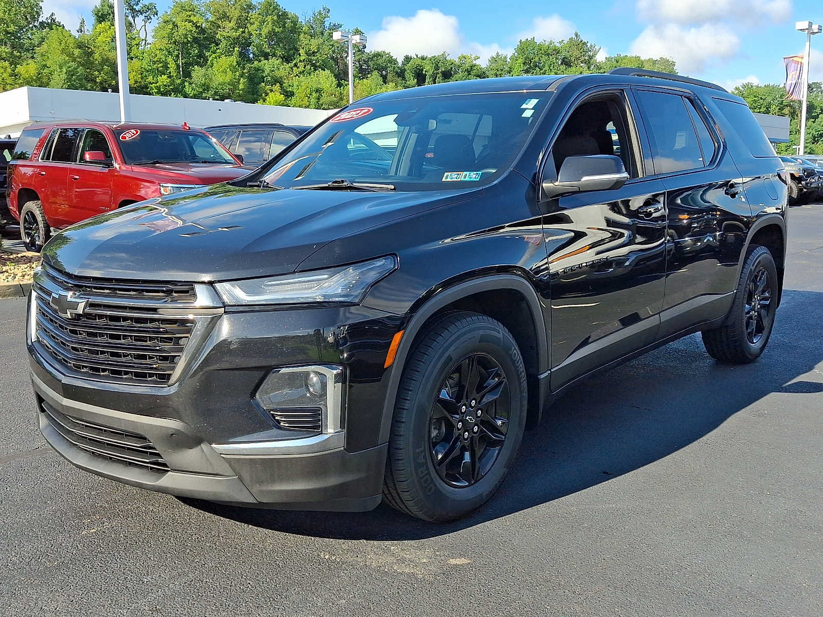 Used 2023 Chevrolet Traverse LT w/ Midnight/Sport Edition AWD/4WD image 3