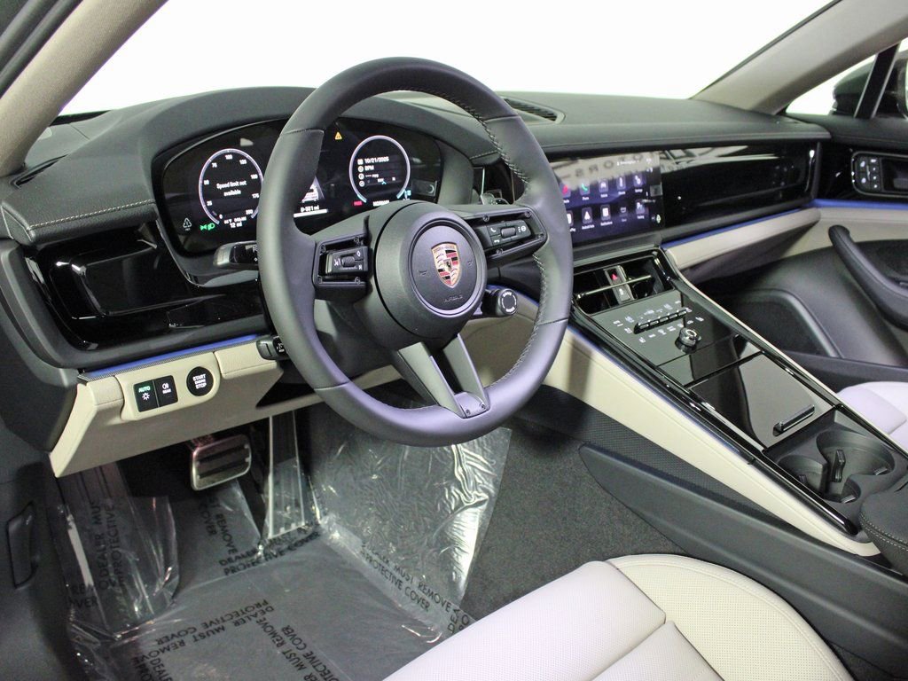 Certified 2026 Porsche Panamera 4 image 4