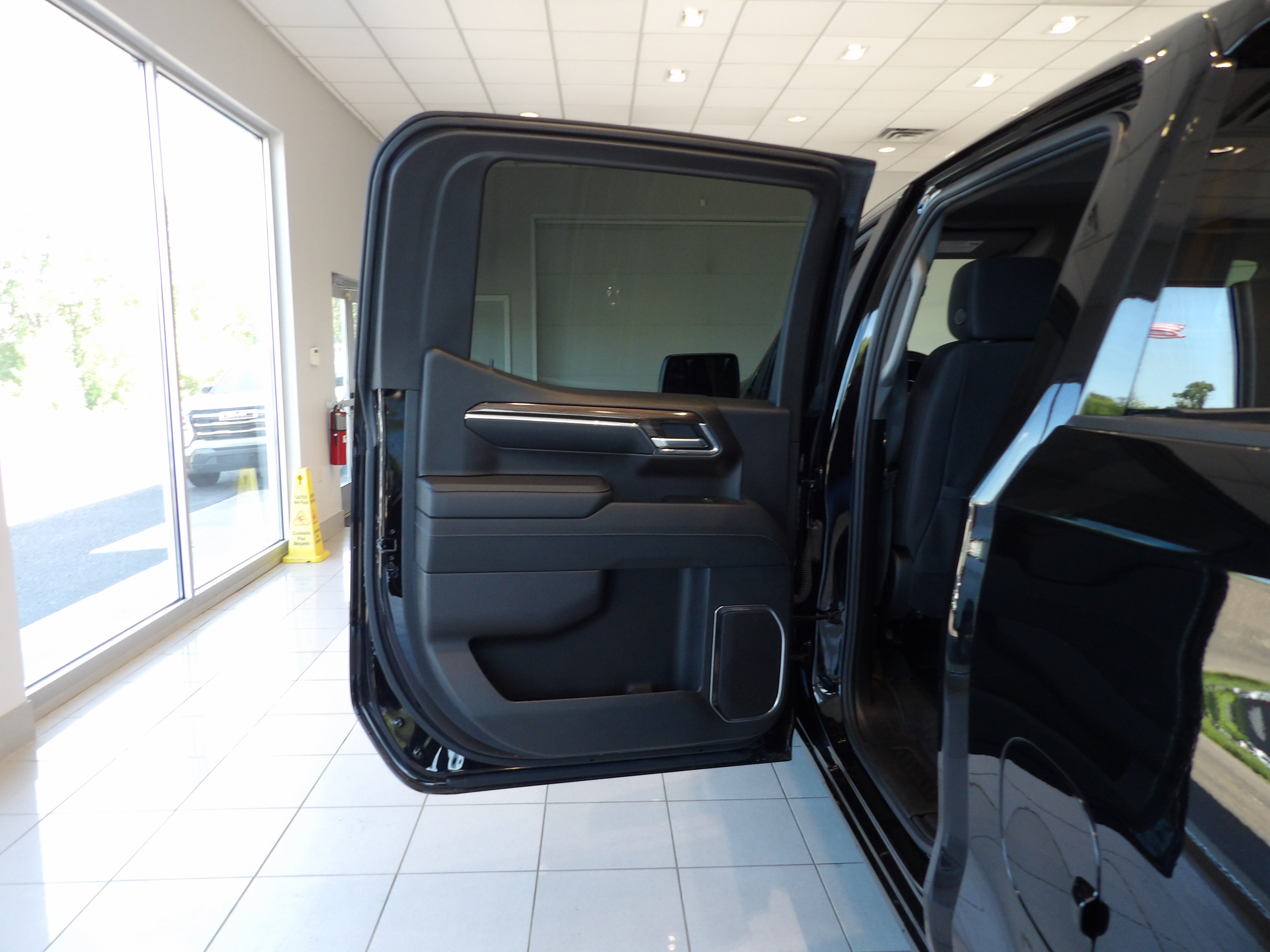 Used 2023 Chevrolet Silverado 1500 RST w/ Convenience Package II AWD/4WD image 16
