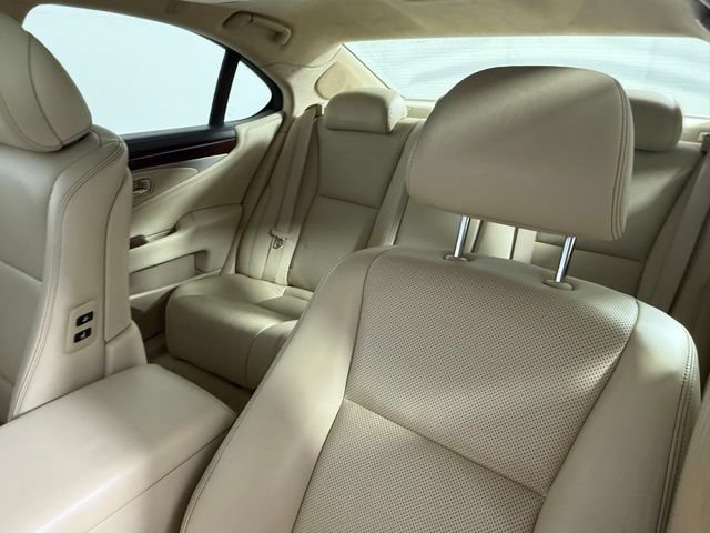 Used 2016 Lexus LS 460 w/ Comfort Package RWD image 33