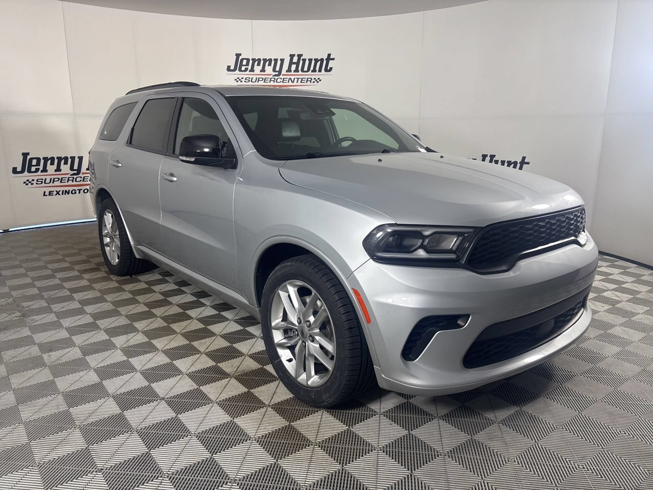 Used 2024 Dodge Durango GT RWD image 2
