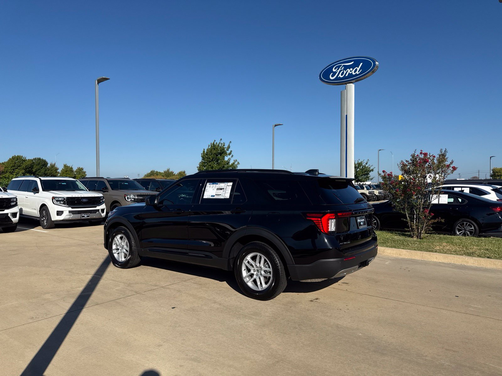 New 2026 Ford Explorer Active w/ Active Comfort Package RWD image 3
