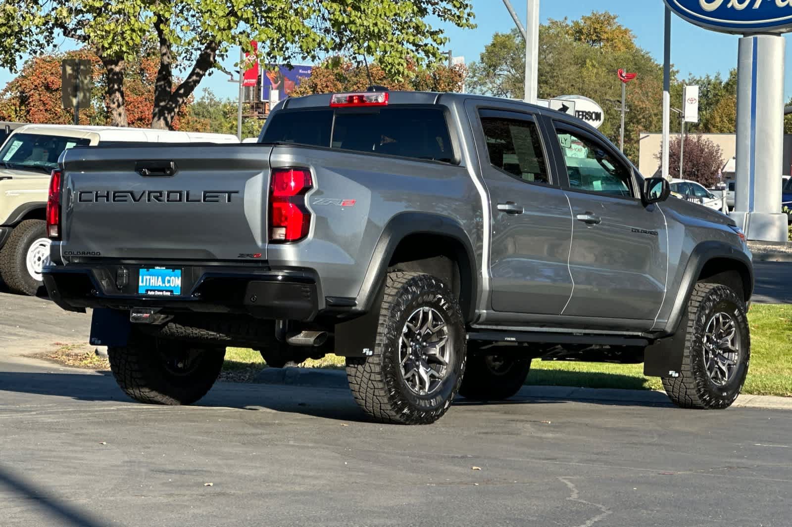 Used 2026 Chevrolet Colorado ZR2 w/ Technology Package AWD/4WD image 2