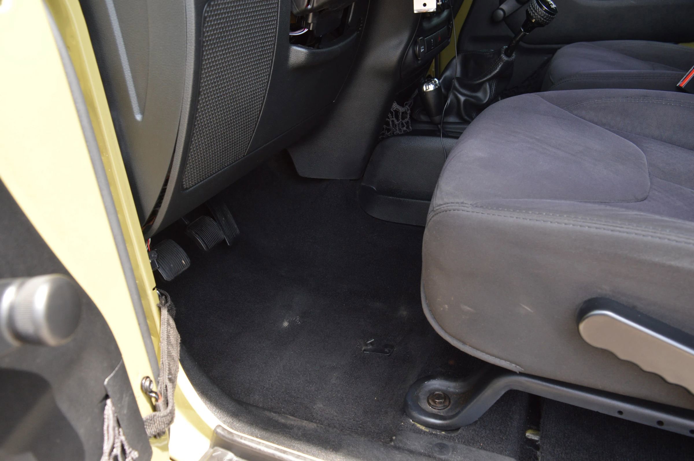 Used 2013 Jeep Wrangler Unlimited Sport w/ Connectivity Group image 13