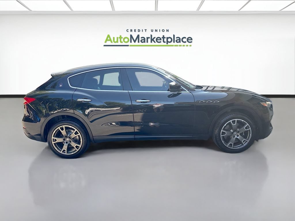 Used 2017 Maserati Levante S AWD/4WD image 8