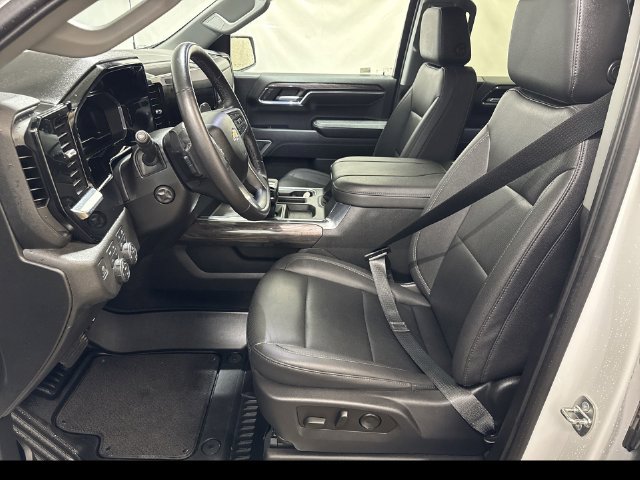 Used 2023 Chevrolet Silverado 1500 LTZ AWD/4WD image 10