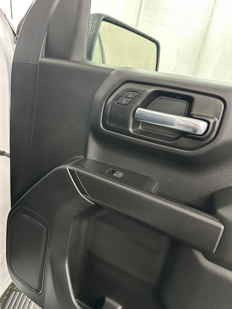 Used 2020 Chevrolet Silverado 1500 Custom w/ Custom Value Package image 33