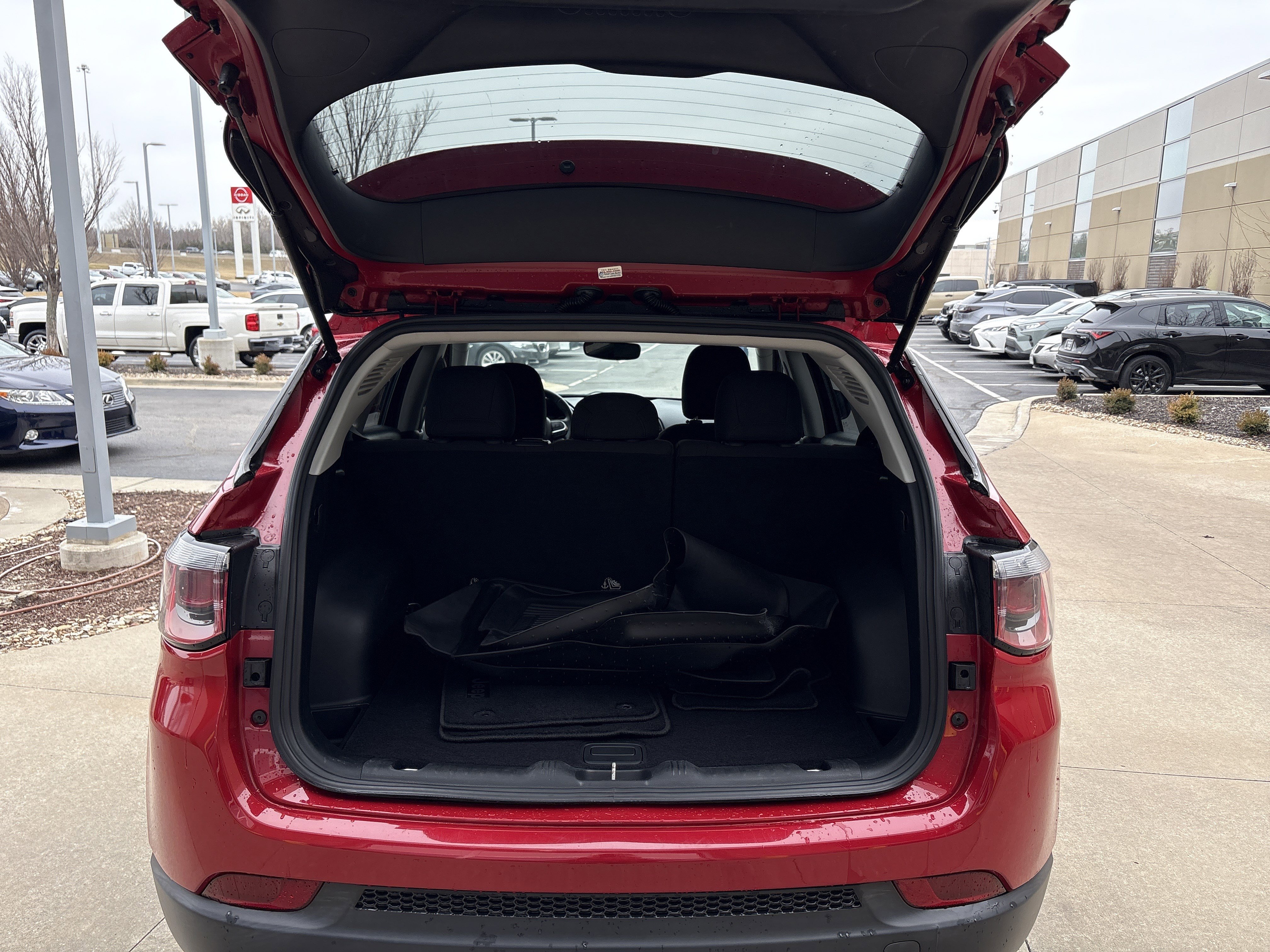 Used 2018 Jeep Compass Sport image 29