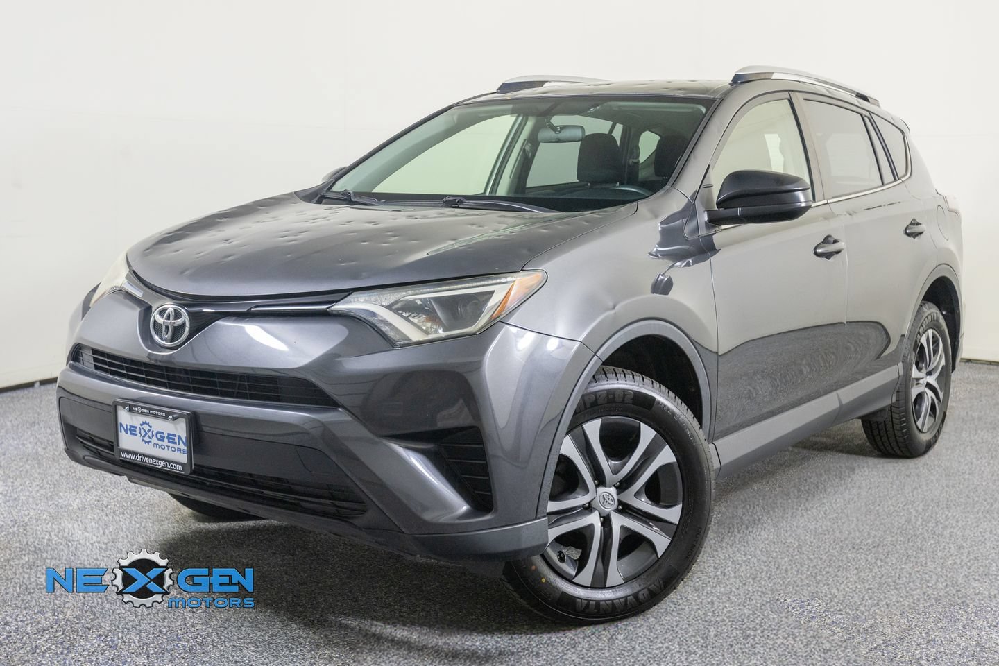 Used 2016 Toyota RAV4 LE FWD image 4