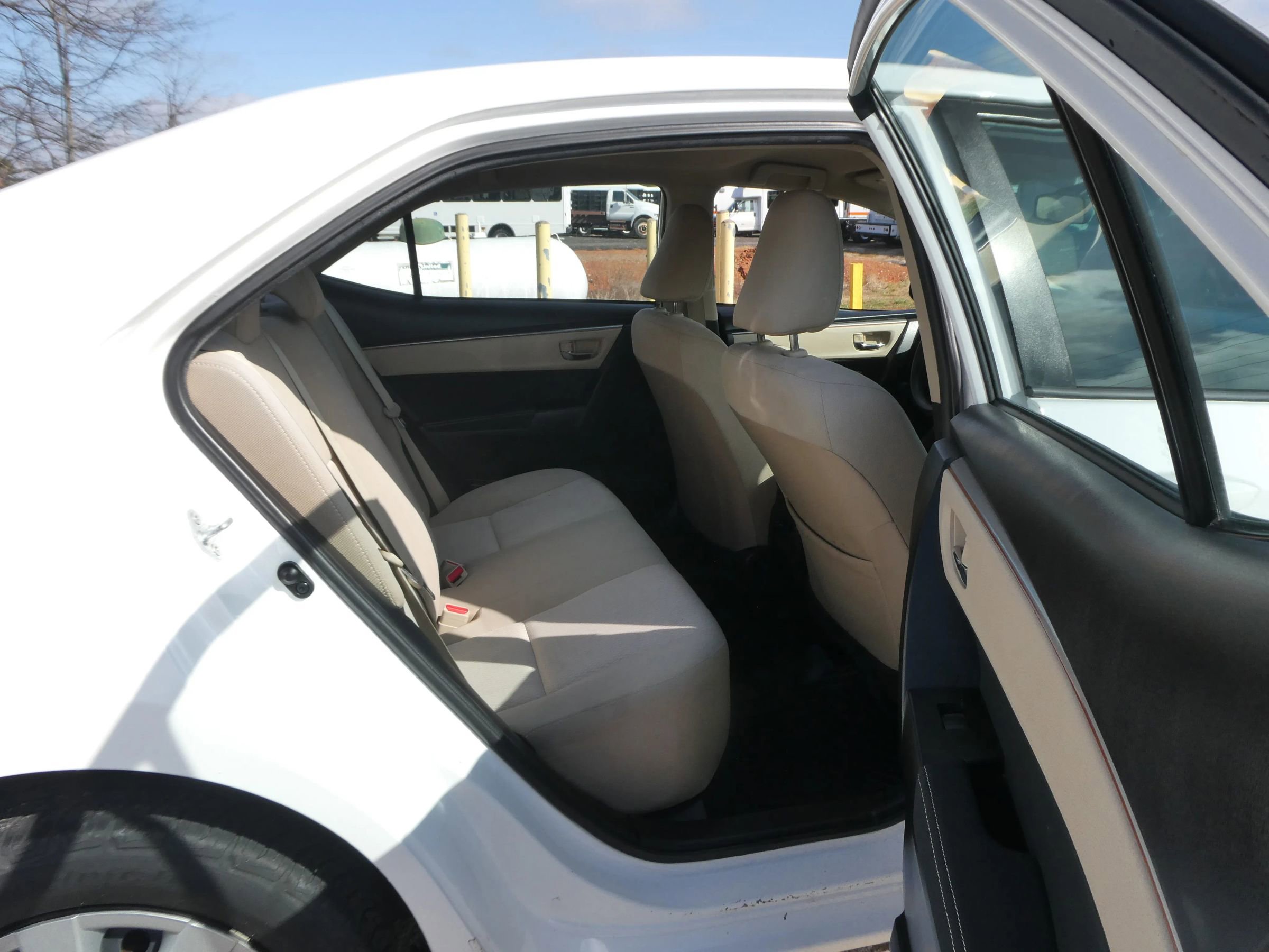 Used 2014 Toyota Corolla LE FWD image 25