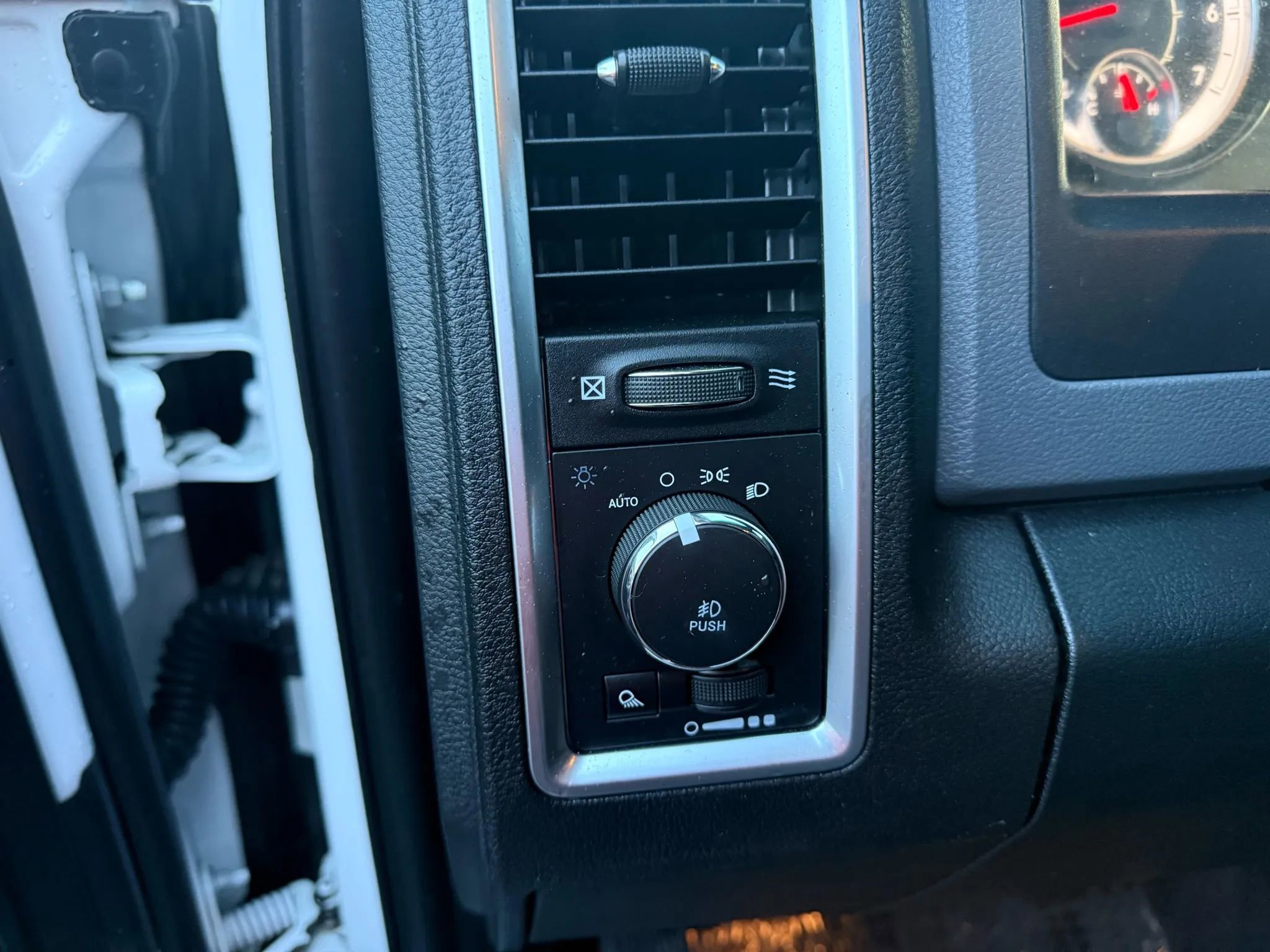 Used 2016 RAM 1500 Big Horn image 35