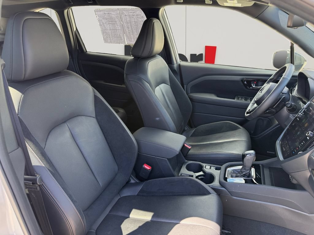 Used 2025 Subaru Forester Touring AWD/4WD image 16