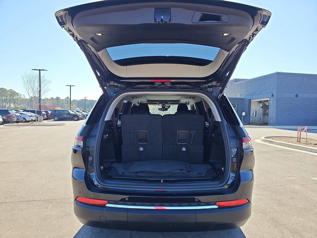 Used 2023 Jeep Grand Cherokee L Limited image 17