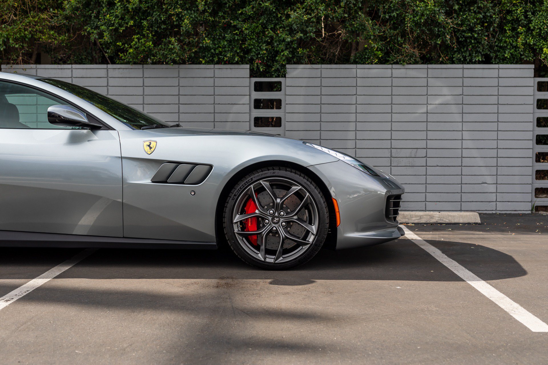 Used 2018 Ferrari GTC4Lusso T RWD image 10