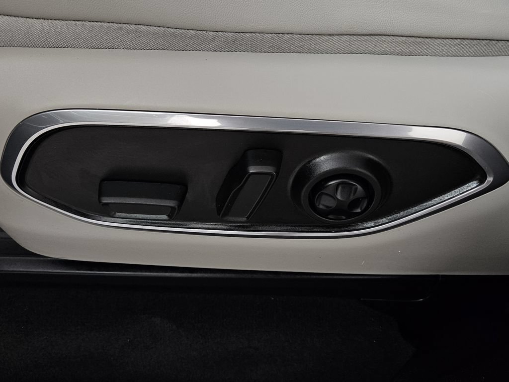 Used 2022 Jeep Wagoneer Series II RWD image 17