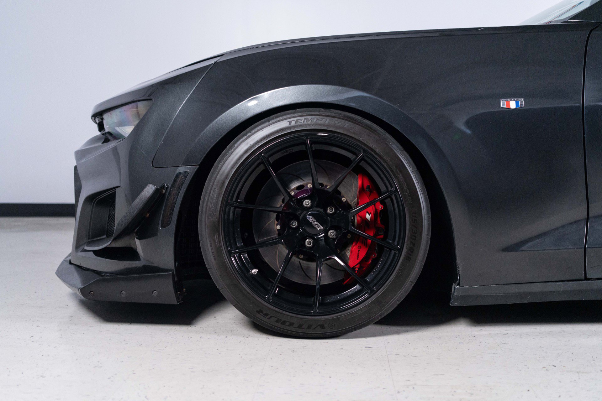 Used 2018 Chevrolet Camaro SS RWD image 4