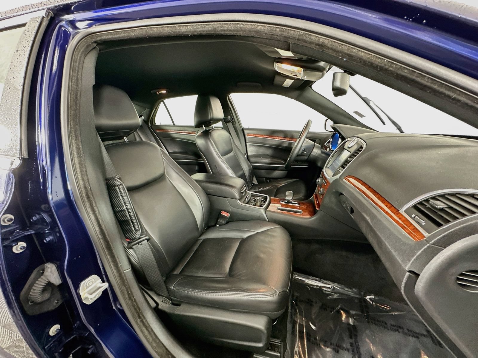 Used 2013 Chrysler 300 RWD image 27