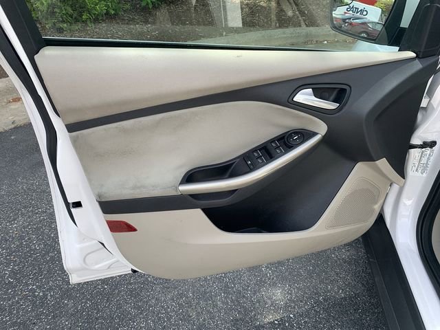 Used 2012 Ford Focus SEL image 17