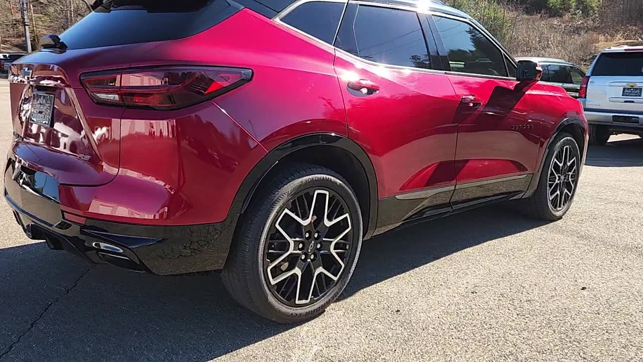 Used 2023 Chevrolet Blazer RS w/ Driver Confidence II Package image 8