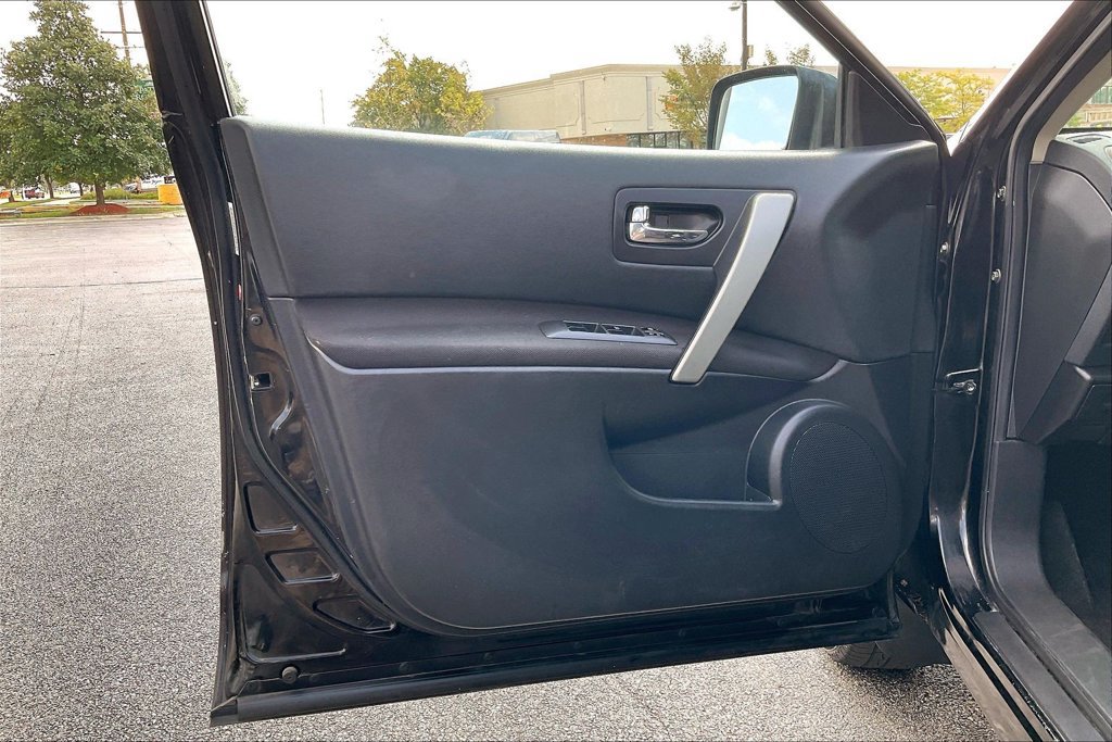 Used 2013 Nissan Rogue SV w/ Premium Pkg AWD/4WD image 26