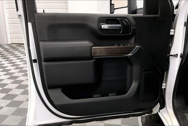 Used 2020 Chevrolet Silverado 2500 LT w/ Convenience Package image 17