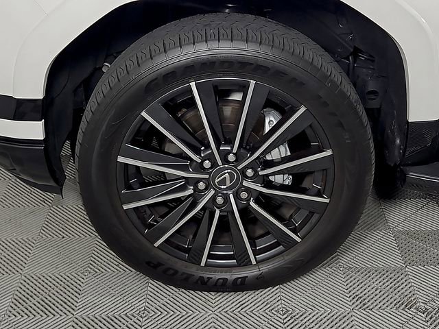 Used 2025 Lexus GX 550 w/ Accessory Package (2T) image 9