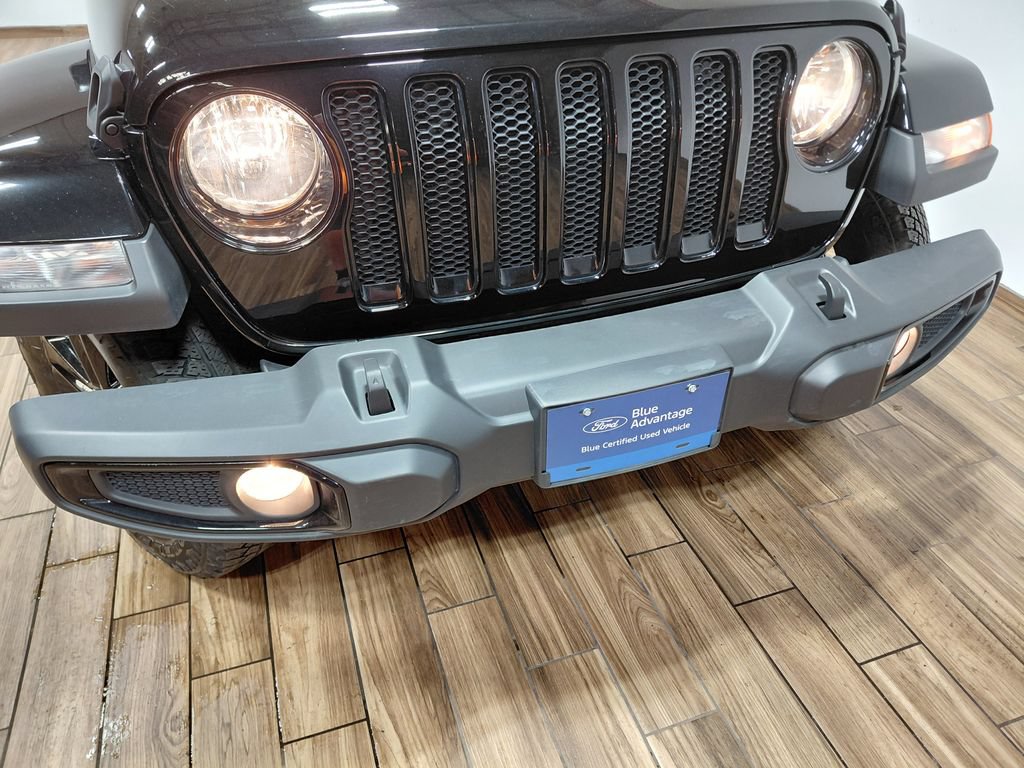 Used 2023 Jeep Wrangler Unlimited Sahara AWD/4WD image 23