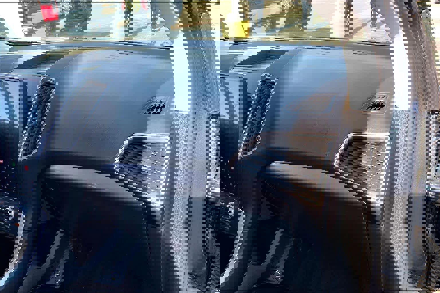 Used 2024 Ford Edge SEL w/ Convenience Package image 17