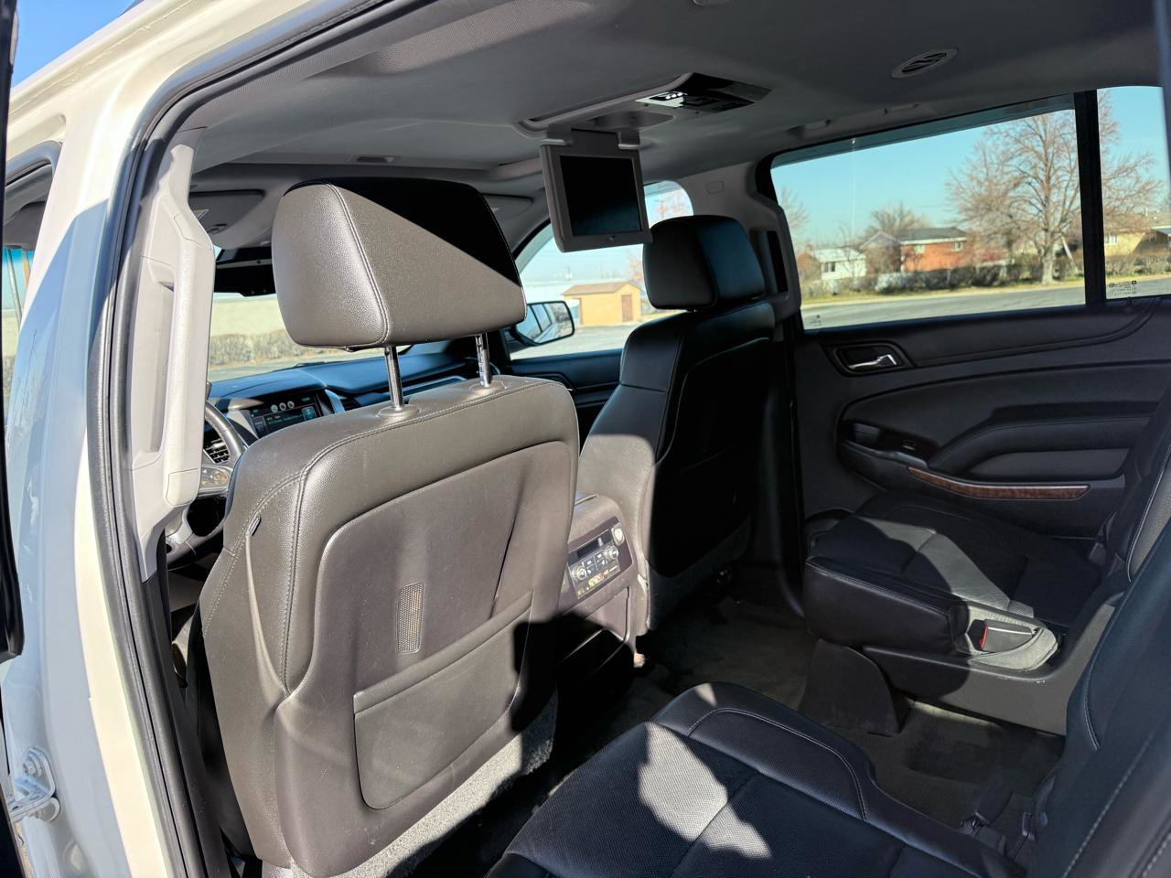 Used 2015 Chevrolet Suburban LTZ image 11
