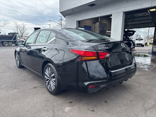 Used 2023 Nissan Altima 2.5 SV FWD image 4